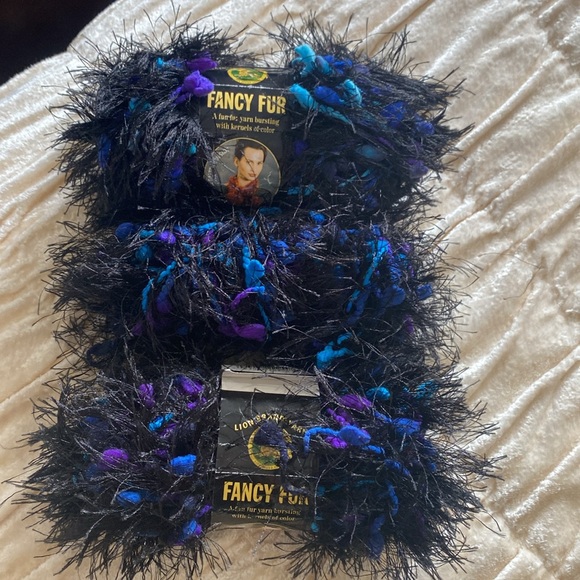 Huge Bundle of fancy yarn- Bernard-Lion Brand- - Picture 2 of 10